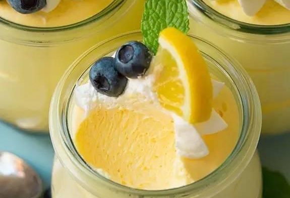 Creamy Keto Lemon Cheesecake Mousse