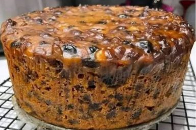 Air Fryer Christmas Cake